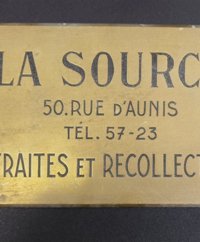 Plaque de la source